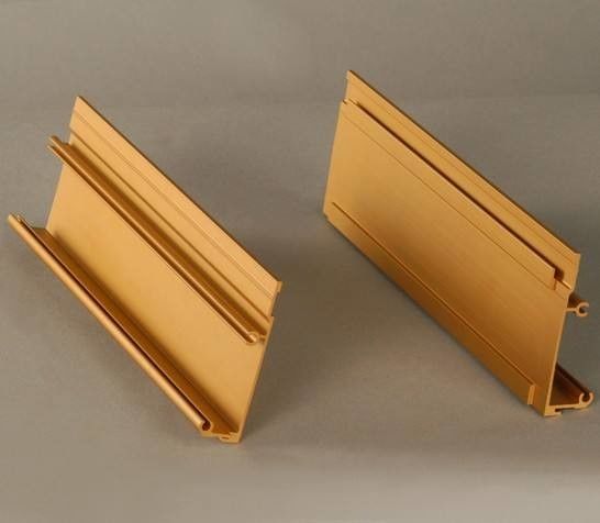 la fenêtre en aluminium verticale de longueur de 6m profile le gril moderne 0 du lingot 6063 pur